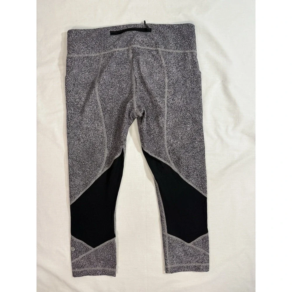 Lululemon Speckled Black‎ & White Cropped Leggings Size 10